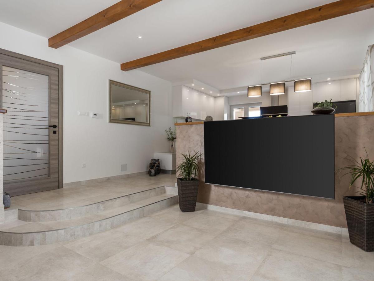 Villa Matea - Mlk150 By Interhome Dobrinj Eksteriør bilde